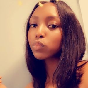 Meet your Posher, Abbey